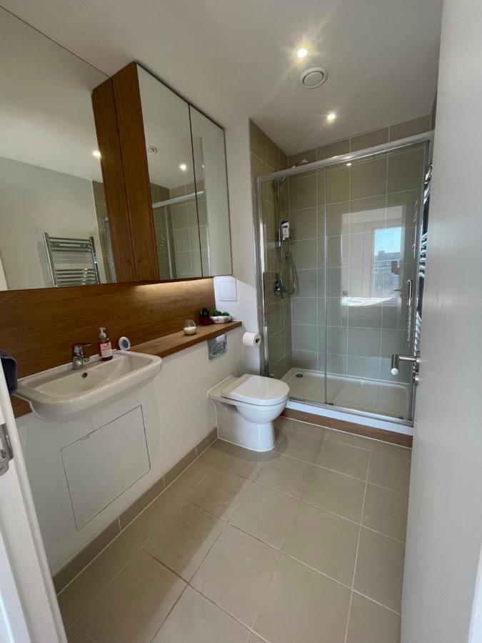 Bright Spacious En-Suite Room W/ London Views - 8Min From London Bridge! Exterior photo