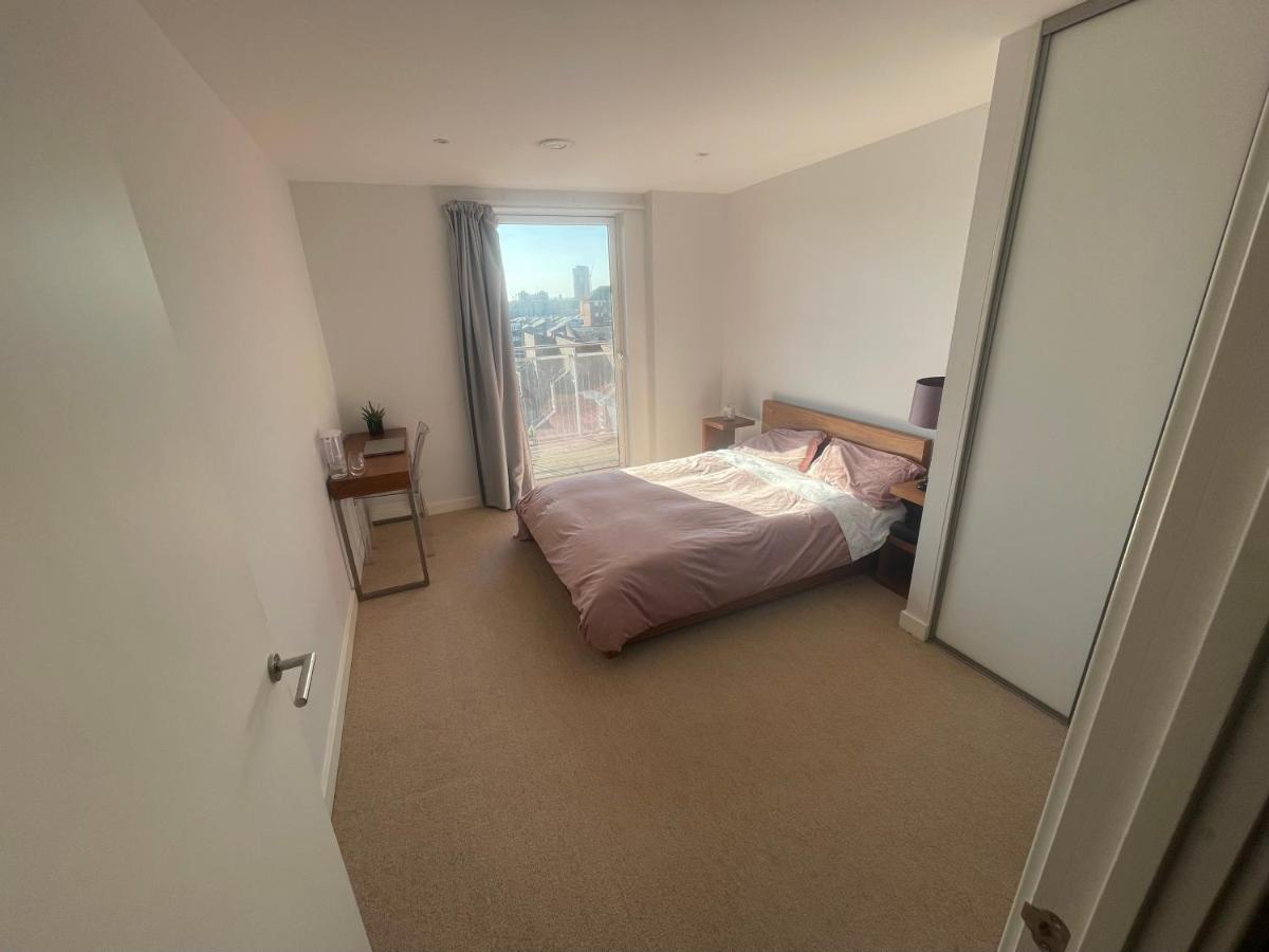 Bright Spacious En-Suite Room W/ London Views - 8Min From London Bridge! Exterior photo